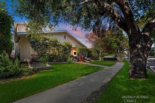 apt-102-637 N Fairview St, Burbank, CA, 91505-3270 | Card Image