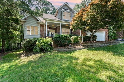 126 Bent Pine Rd, Thomasville, NC, 27360-9704 | Card Image