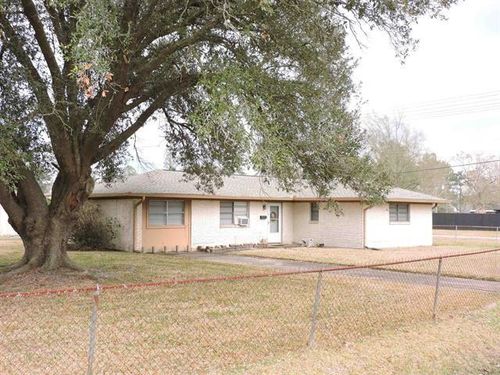 1306 Bassett St, Orange, TX, 77632-1836 | Card Image