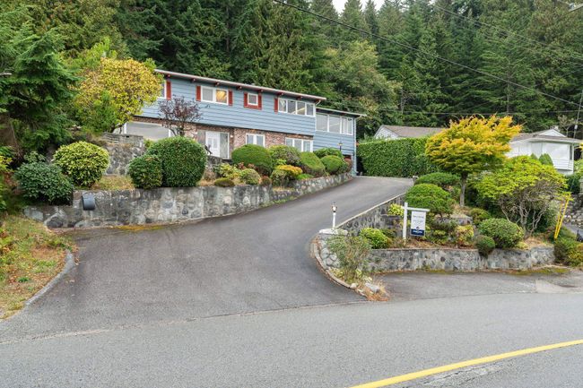 72 Bonnymuir Drive, House other with 4 bedrooms, 3 bathrooms and null parking in West Vancouver BC | Image 1