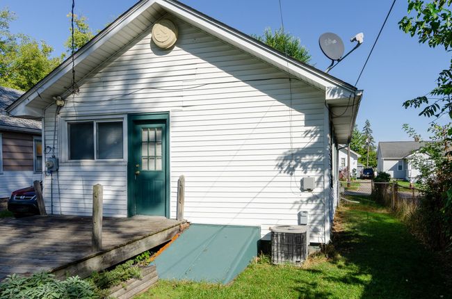 44 W End - Rear | Image 5