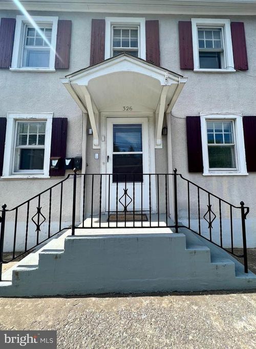 apt-1-326 E Liberty St, CHARLES TOWN, WV, 25414-1868 | Card Image