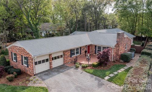 923 1st St Ne, Hickory, NC, 28601-3731 | Card Image