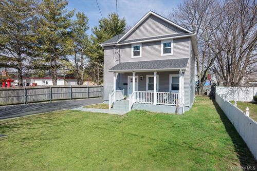 8 E 14th St, Huntington Station, NY, 11746-2415 | Card Image