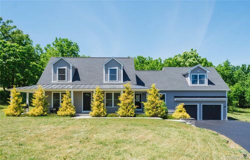 5 Rivercrest Ln, Marlboro, NY, 12542-5428 | Card Image