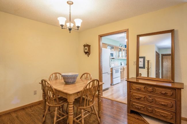 Formal Dining Room | Image 8