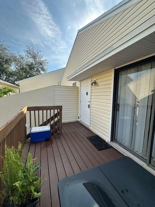203-637 Executive Center Dr, West Palm Beach, FL, 33401-4992 | Card Image