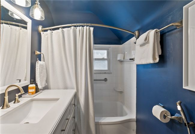 1009 Connor Rd, House other with 5 bedrooms, 2 bathrooms and 1 parking in Castle Shannon PA | Image 19