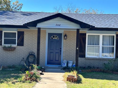 302 E Washington St, Alvord, TX, 76225-5602 | Card Image