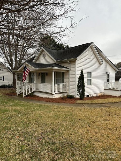 816 Catawba St, Belmont, NC, 28012-3506 | Card Image