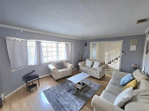 70 Breston Dr, Shirley, NY, 11967-3610 | Card Image