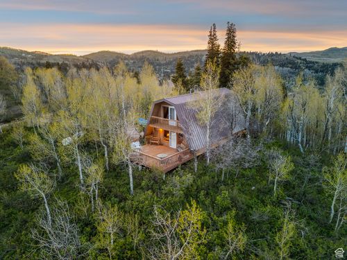 2422 S Valley View Cir, Coalville, UT, 84017-9392 | Card Image