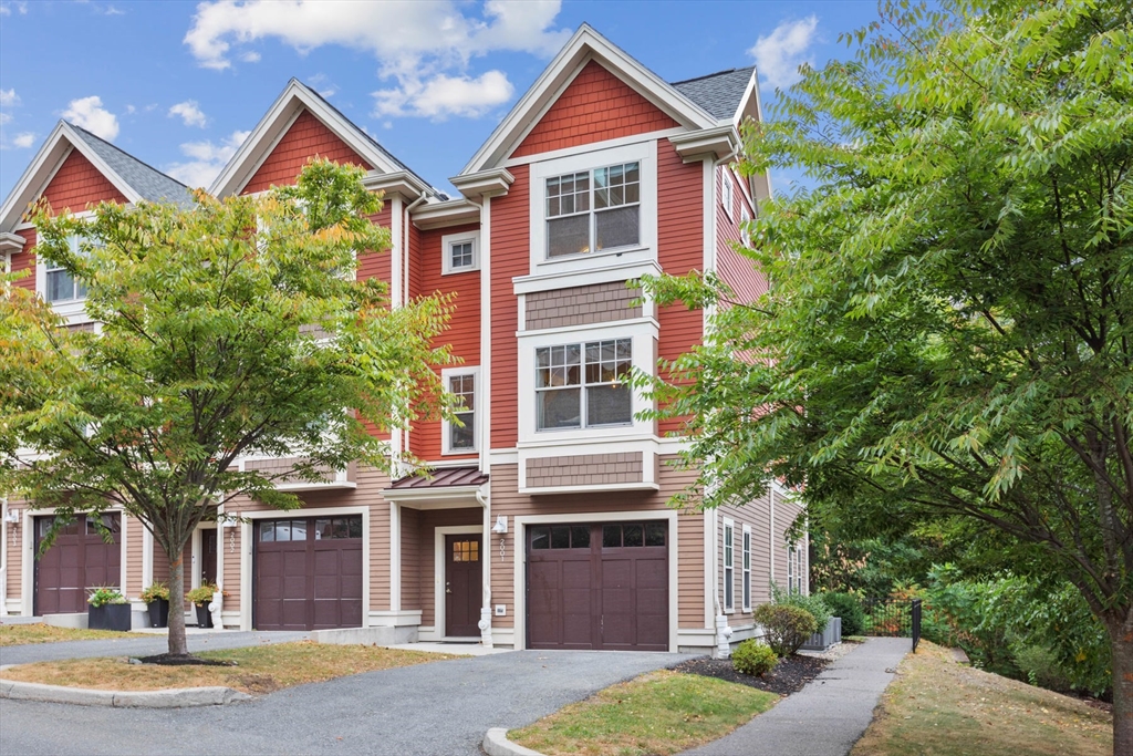 Symmes Cir, Arlington, MA 02474