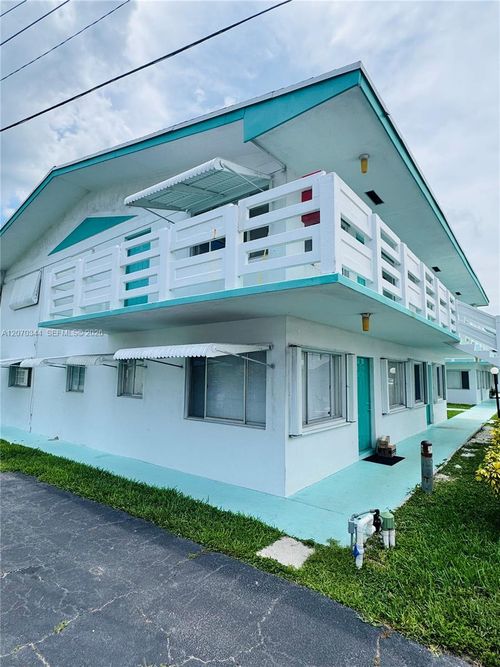 21-2304 Lake Osborne Dr, Lake Worth Beach, FL, 33461-6801 | Card Image