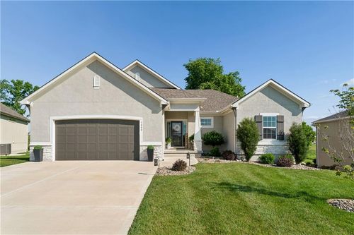 1008 Churchill Cir, Raymore, MO, 64083-7125 | Card Image