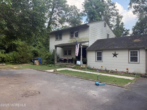 15 Lakeshore Dr, Lakehurst, NJ, 08733-2857 | Card Image