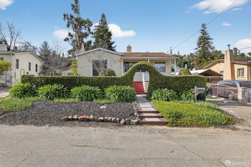 8125 Earl Street, Oakland, CA, 94605 | Card Image
