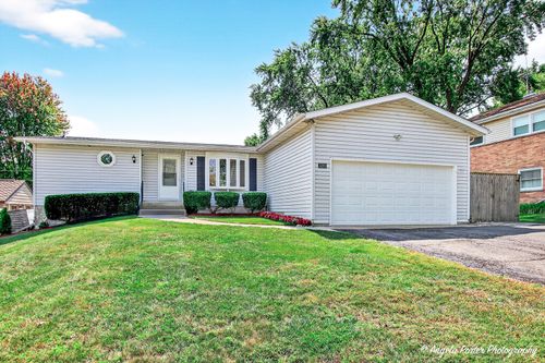 3203 Miller Dr, McHenry, IL, 60050-8228 | Card Image