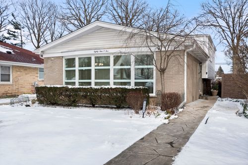 8905 Parkside Ave, Morton Grove, IL, 60053-2549 | Card Image