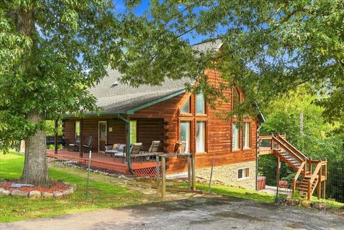 1558 Covington Rd, Dandridge, TN, 37725-5209 | Card Image