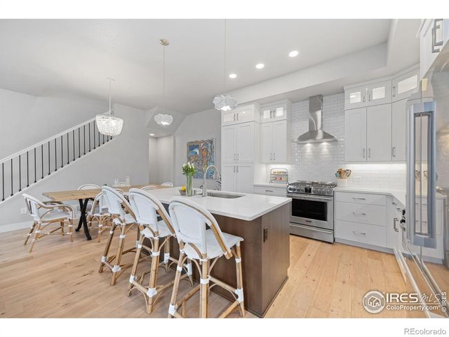 Quartz Countertops and Breakfast Bar | Image 5