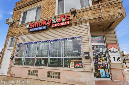 585 Southfield Rd, Lincoln Park, MI, 48146-2667 | Card Image