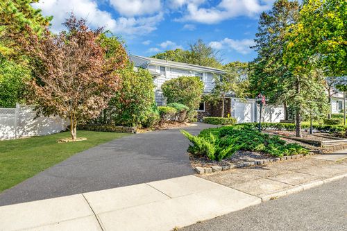 7 Majestic Rd, Selden, NY, 11784-1821 | Card Image