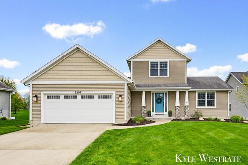 3297 Dogwood Ln, Zeeland, MI, 49464-8308 | Card Image