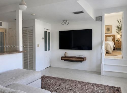 1-5782 Sw 16th St, Miami, FL, 33155 | Card Image