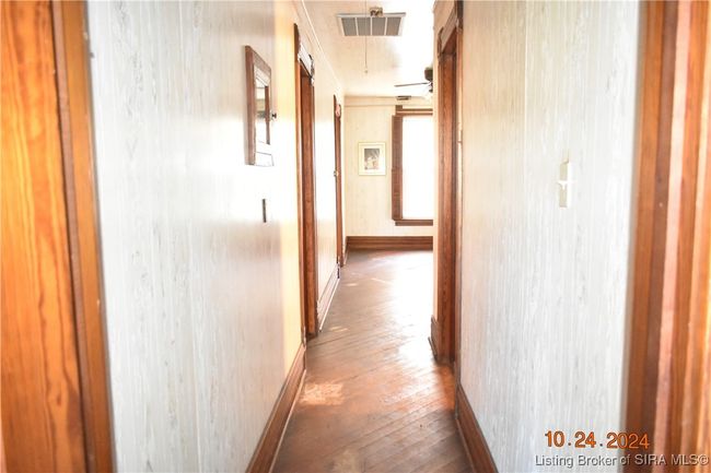 326 N Sycamore St, Home with 4 bedrooms, 2 bathrooms and null parking in Campbellsburg IN | Image 36