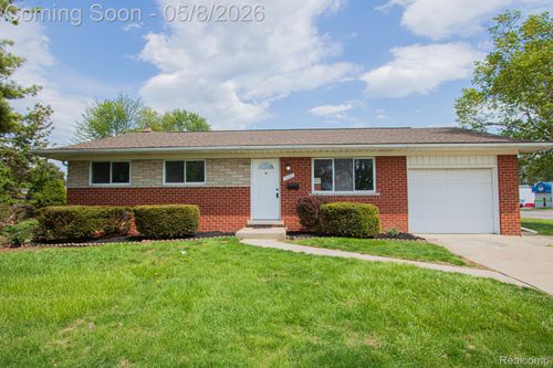 31000 Fall, Fraser, MI, 48026-2414 | Card Image