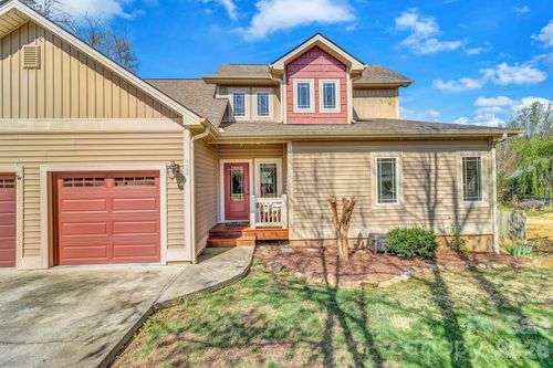 122 Craggy St, Black Mountain, NC, 28711-2723 | Card Image