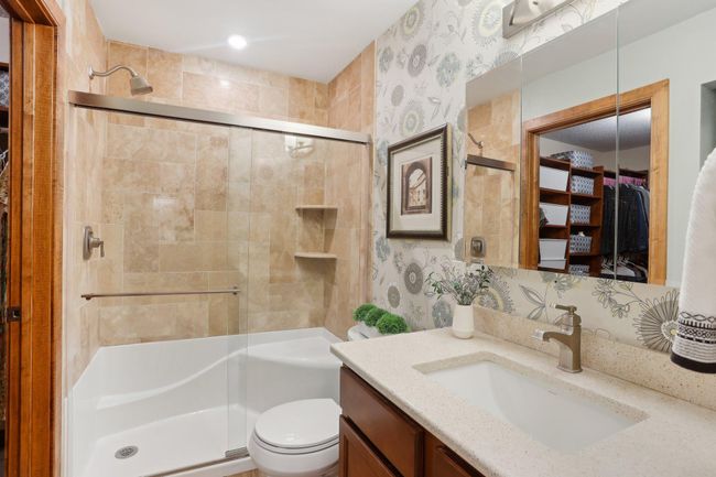 20-web-or-mls-Plymouth Blvd 318-020.jpg | Image 21
