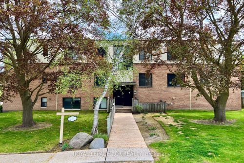9-136 Scanlon Ave, Bradford, ON, L3Z1G6 | Card Image