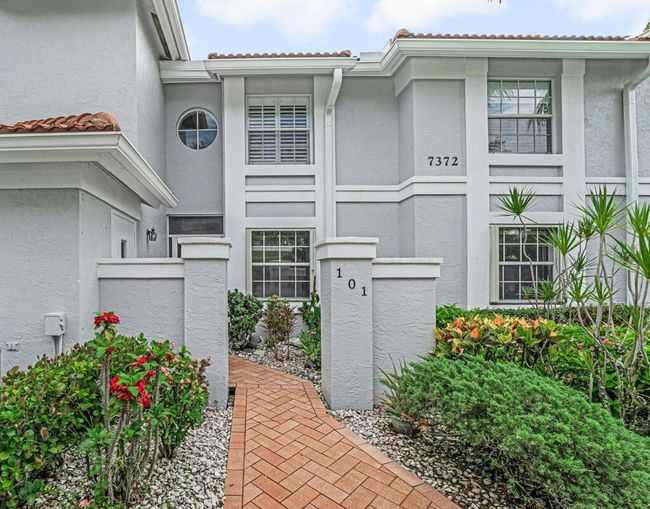 APT-101 - 7372 Lake Meadow Way, Condo with 3 bedrooms, 2 bathrooms and null parking in Boynton Beach FL | Image 4