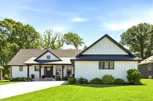 733 N Fox Hill Cir, Nixa, MO, 65714-6604 | Card Image