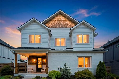 105 Nw Ozark Way, Bentonville, AR, 72712-3098 | Card Image