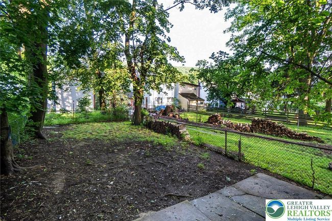 226 Fern St, House other with 4 bedrooms, 2 bathrooms and null parking in Jim Thorpe PA | Image 40