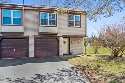 19 Kensington Sq, Cohoes, NY, 12047-2113 | Card Image