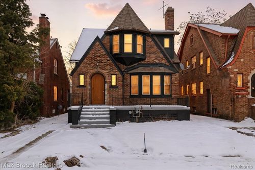 17180 Kentucky St, Detroit, MI, 48221-2447 | Card Image