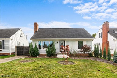 16347 Craigmere Dr, Middleburg Heights, OH, 44130-6418 | Card Image