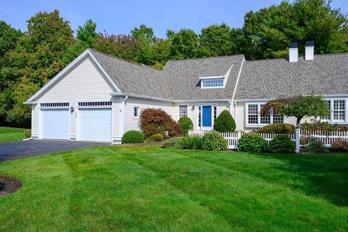 28-28 Fieldstone Dr, Pembroke, MA, 02359-2352 | Card Image