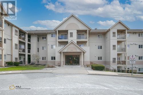 411-3000 Sandwich St, Windsor, ON, N9C4G3 | Card Image