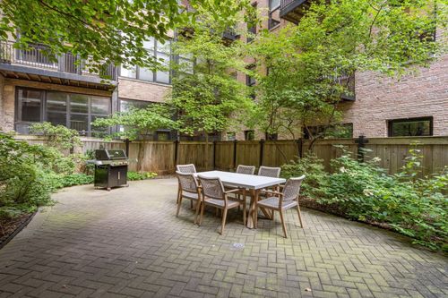 apt-112-226 N Clinton St, Chicago, IL, 60661-1137 | Card Image