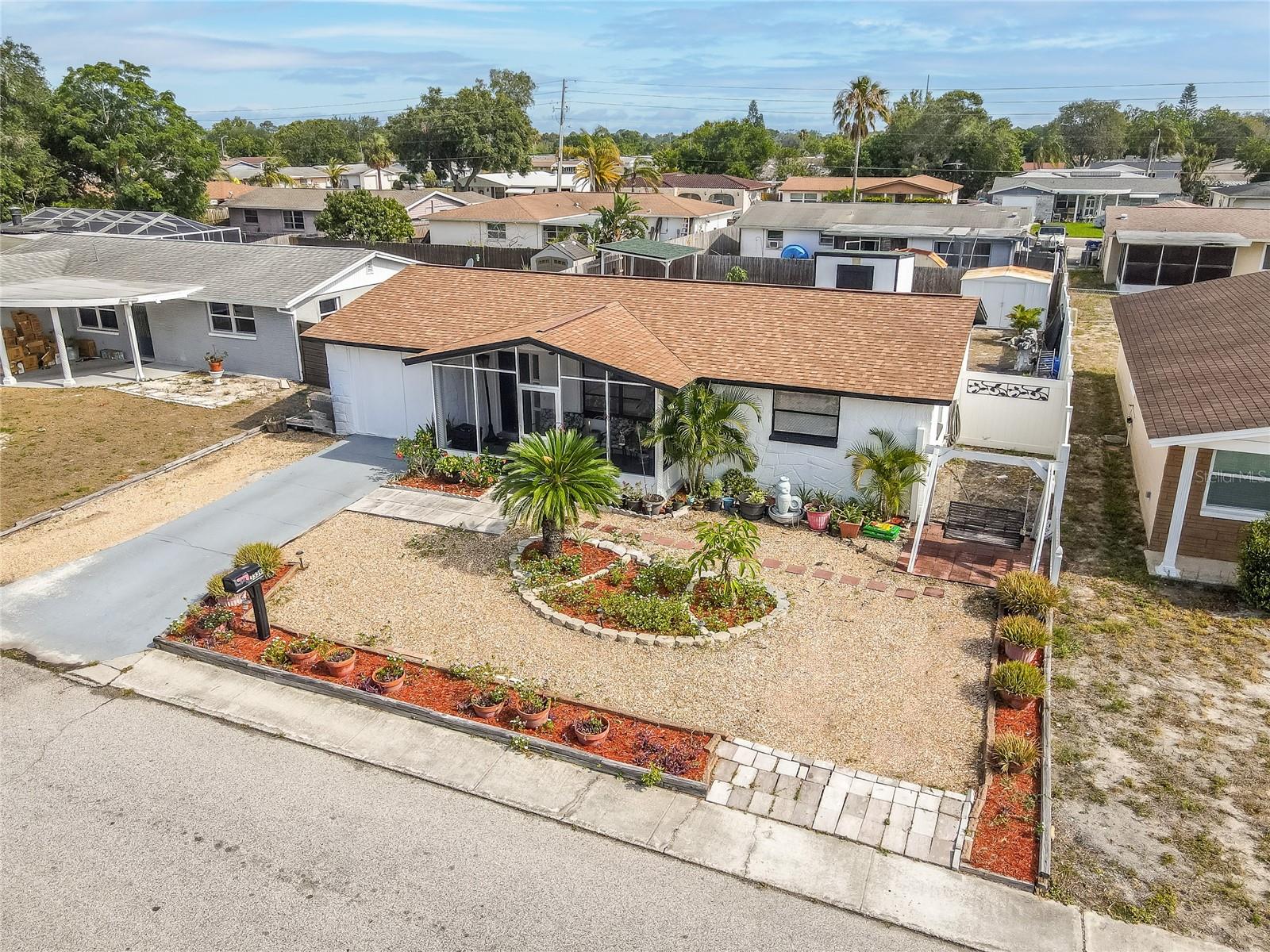 Eisenhower Dr, Holiday, FL 34691