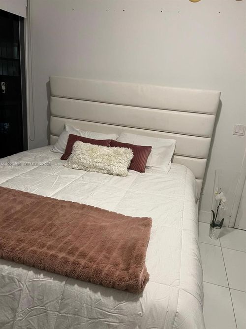 apt-5707-475 Brickell Ave, Miami, FL, 33131-2716 | Card Image