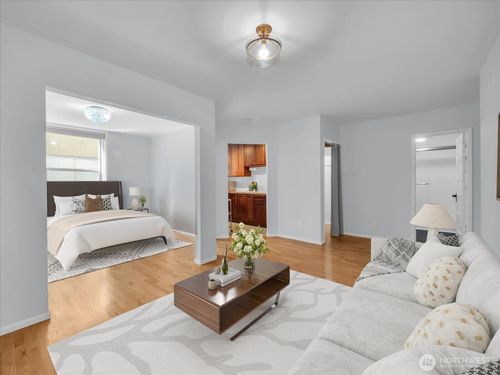 17-7 Harrison St, Seattle, WA, 98109-4531 | Card Image