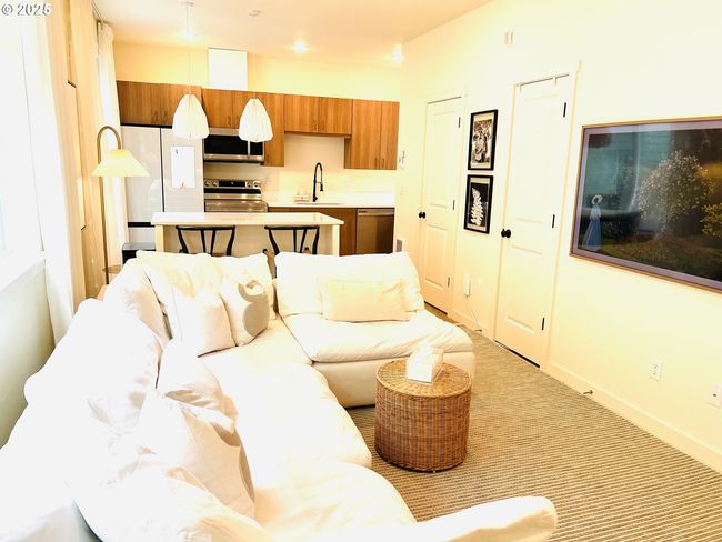 5 - 12072 Se Pine St, Condo with 2 bedrooms, 2 bathrooms and null parking in Portland OR | Image 12