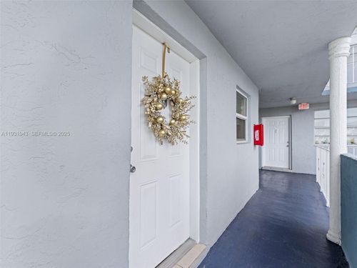 448-1655 W 44th Pl, Hialeah, FL, 33012-8407 | Card Image