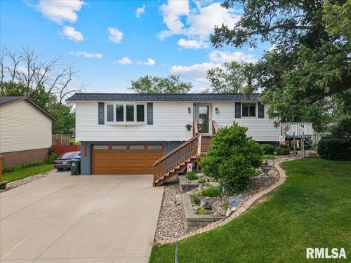 2325 N Zenith Ave, Davenport, IA, 52804-1024 | Card Image